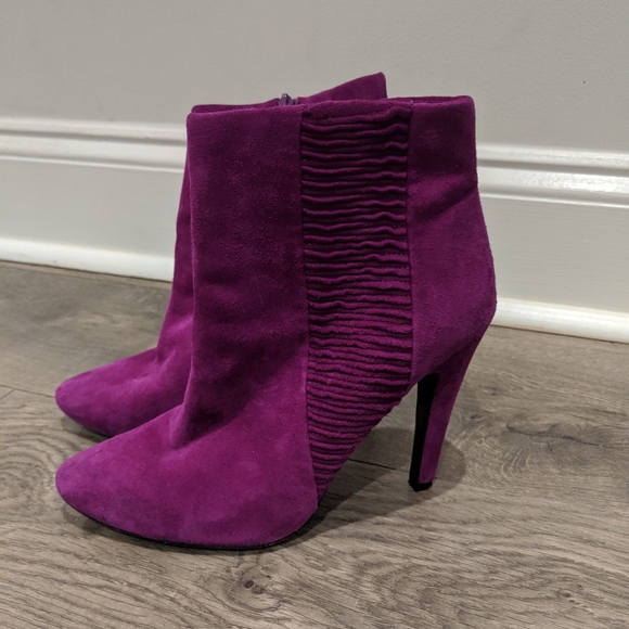 Kenneth Cole suede ruffle booties purple heels - Picture 3 of 8